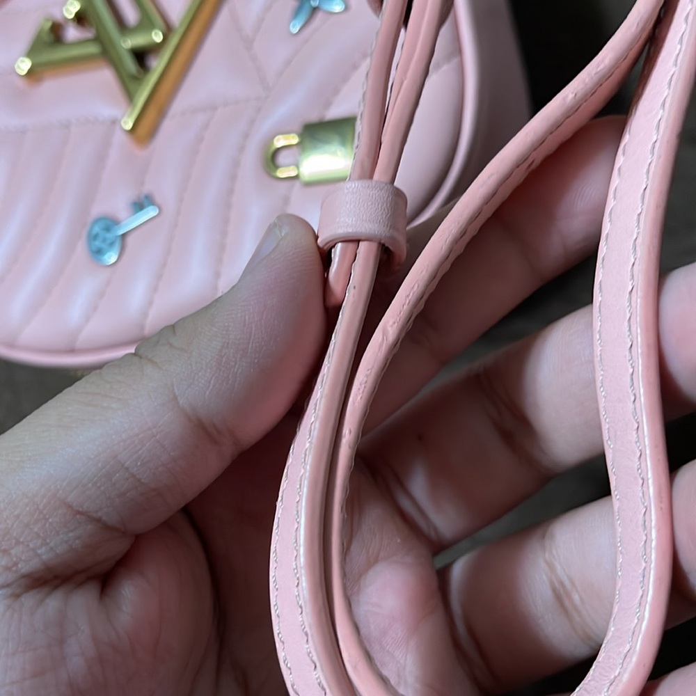 Louis Vuitton New Wave Limited Edition Love Lock Heart Pink Bag💕 - Picture 13 of 16
